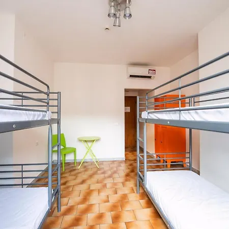 Safestay Pisa Centrale Hostel *